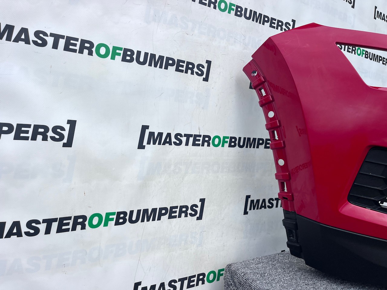 Skoda Kodiaq Se Basic Mk1 2016-2021 Front Bumper Red 4 Pdc Genuine [s619]