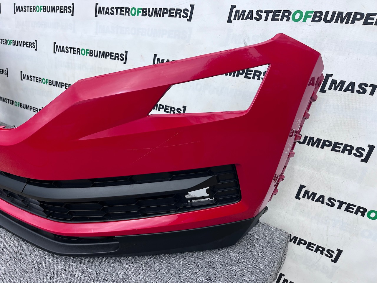 Skoda Kodiaq Se Basic Mk1 2016-2021 Front Bumper Red 4 Pdc Genuine [s619]