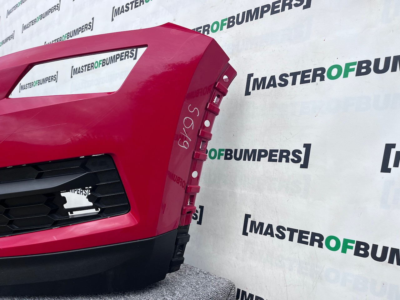 Skoda Kodiaq Se Basic Mk1 2016-2021 Front Bumper Red 4 Pdc Genuine [s619]