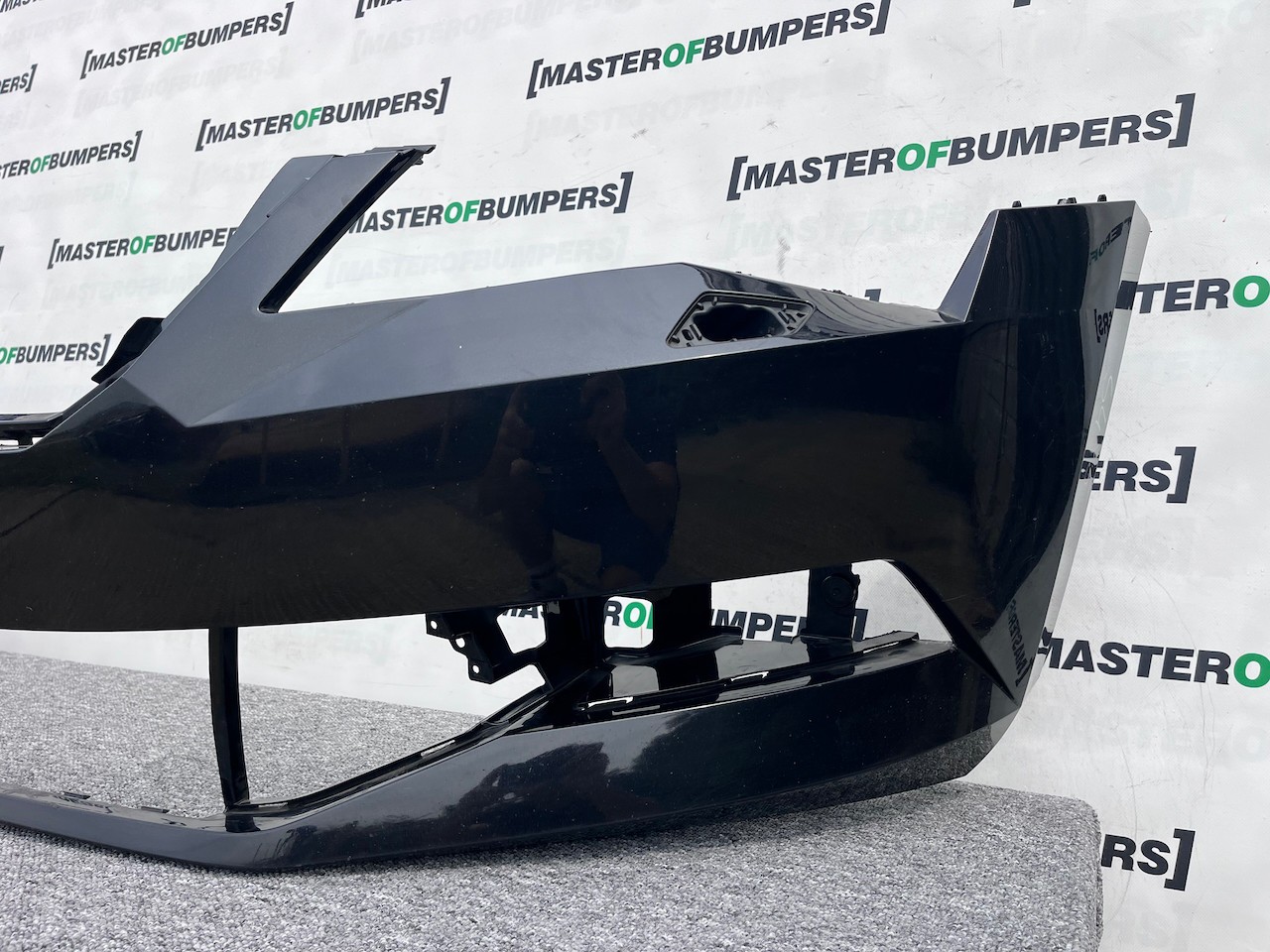 Skoda Superb Salon Estate Mk3 2015-2019 Front Bumper No Pdc +jets Genuine [s485]