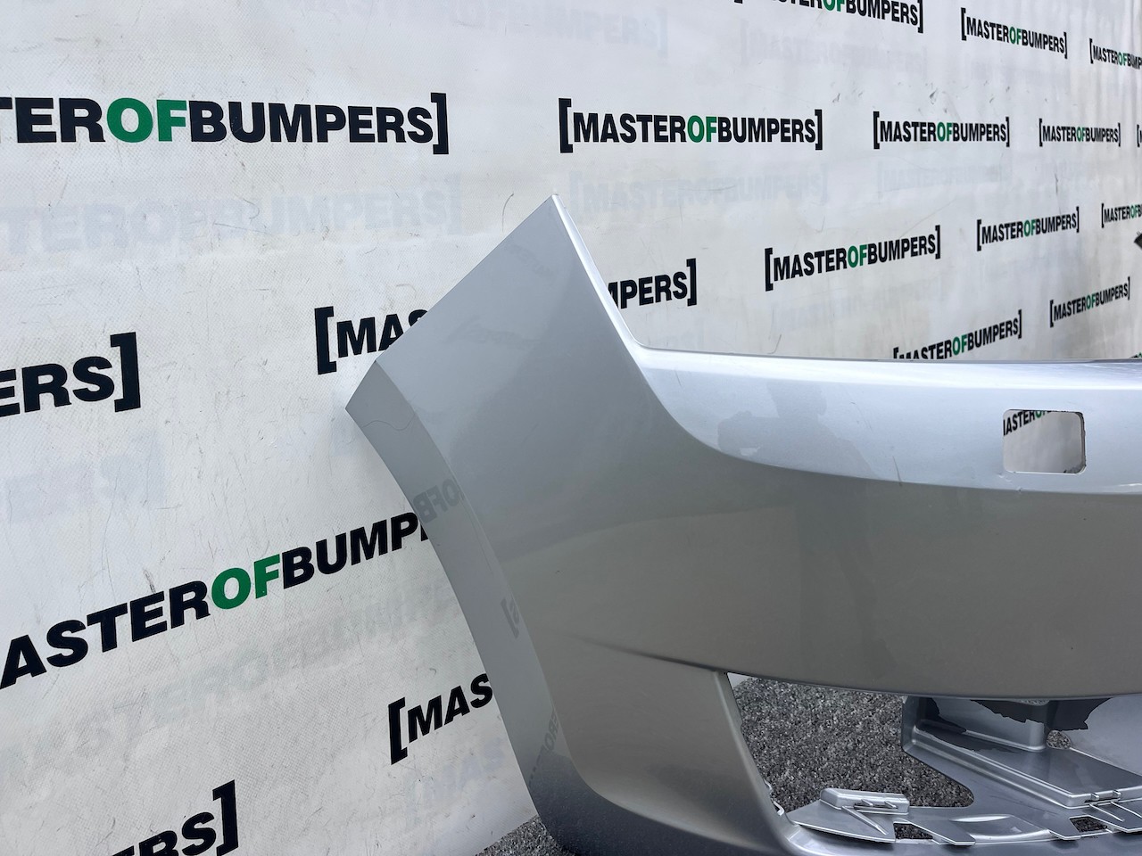 Skoda Rapid Spaceback 2012-2015 Front Bumper Red No Pdc Jets Genuine [s625]