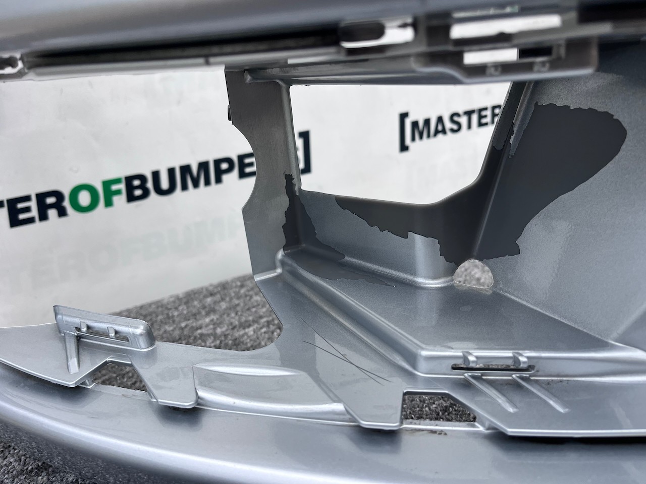 Skoda Rapid Spaceback 2012-2015 Front Bumper Red No Pdc Jets Genuine [s625]