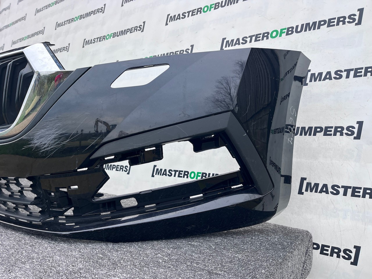 Skoda Octavia Se Comfort Mk4 2020-2023 Front Bumper 4 Pdc Jets Genuine [s657]