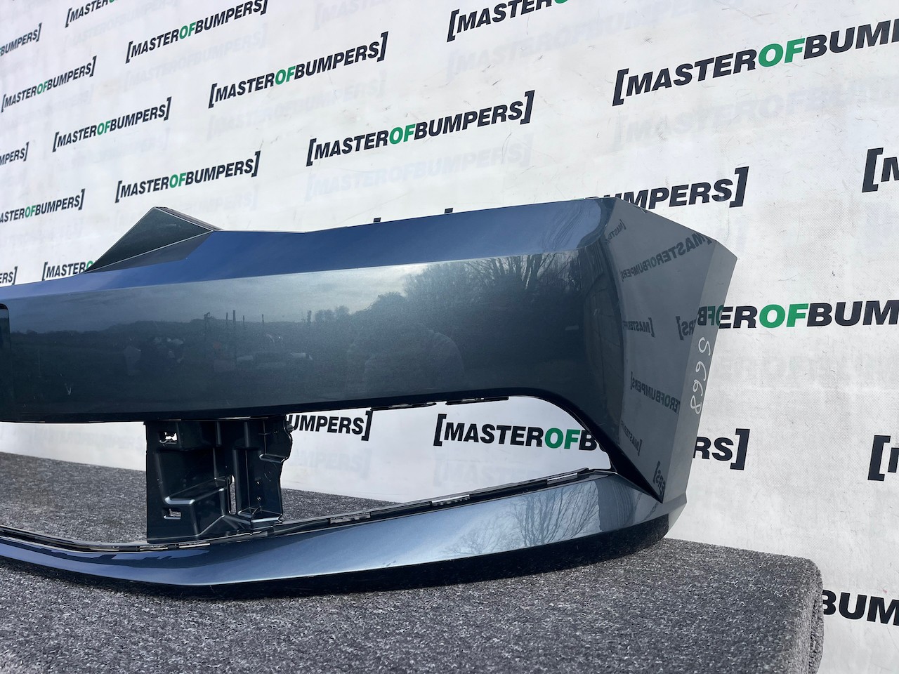 Skoda Fabia Hatchback Mk3 2014-2017 Front Bumper No Pdc Genuine [s668]