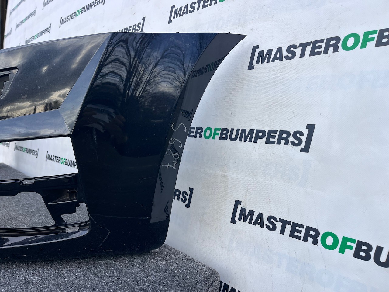 Skoda Octavia Vrs Mk3 2012-2016 Front Bumper 4 Pdc Jets Genuine [s687]