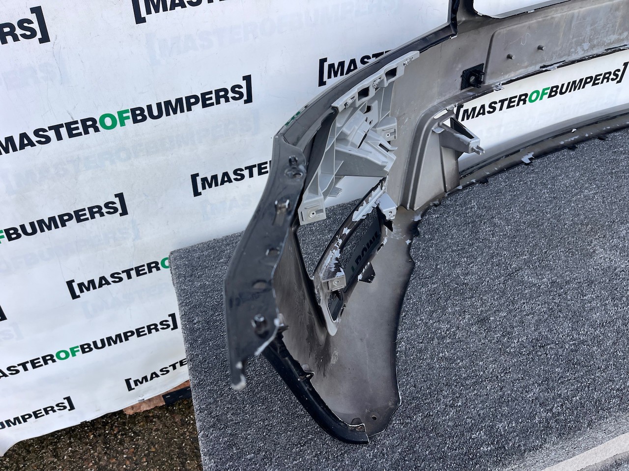 Skoda Octavia Vrs Mk3 2012-2016 Front Bumper 4 Pdc Jets Genuine [s687]