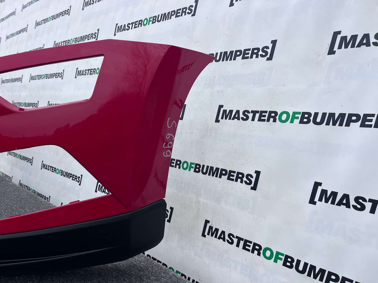 Skoda Karoq Act Edition 2017-2021 Front Bumper 4 Pdc + Jets Genuine [s699]