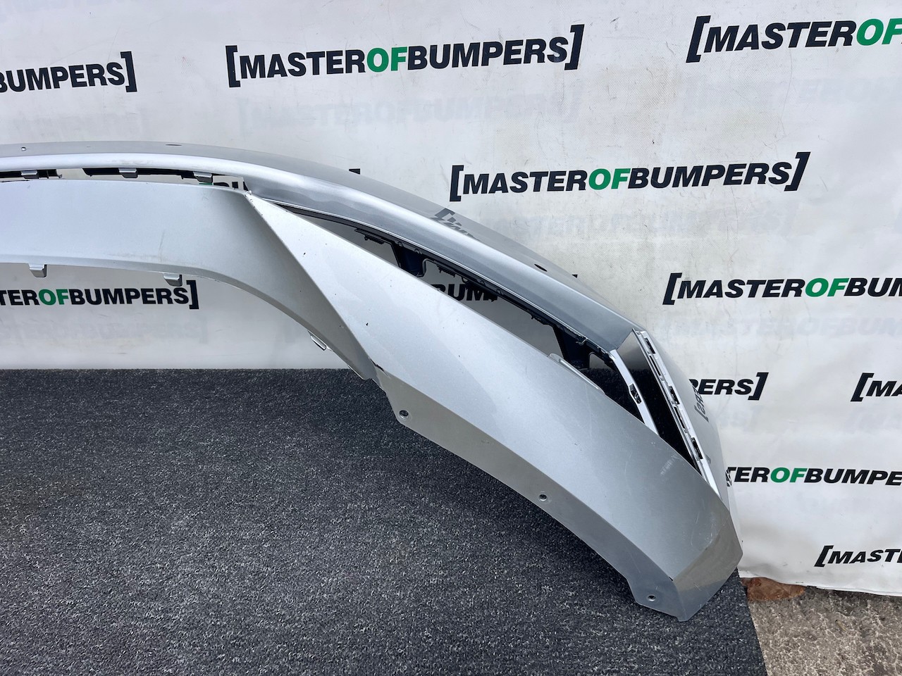 Skoda Superb Sport Line Mk4 2020-2023 Front Bumper 6 Pdc Jets Genuine [s729]