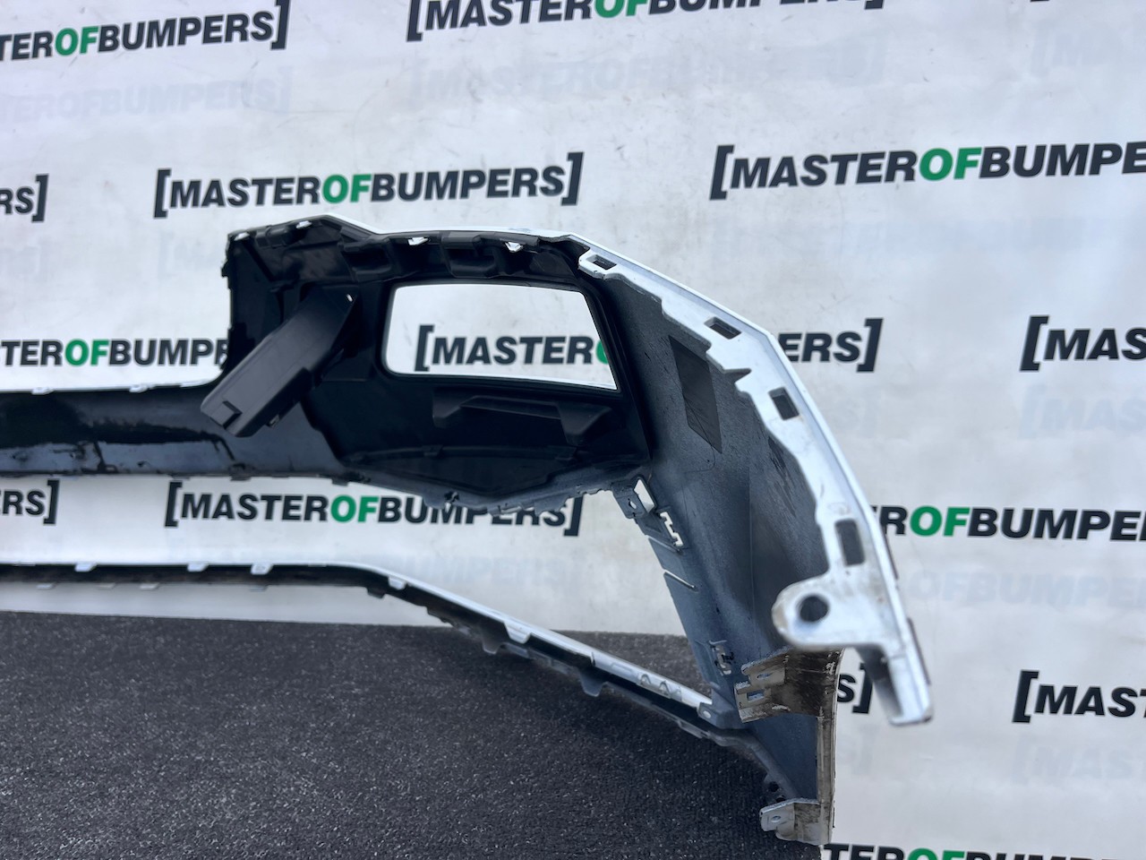 Skoda Karoq Se Active Mk1 Lift 2022-2024 Front Bumper Pdc Jets Genuine [s732]