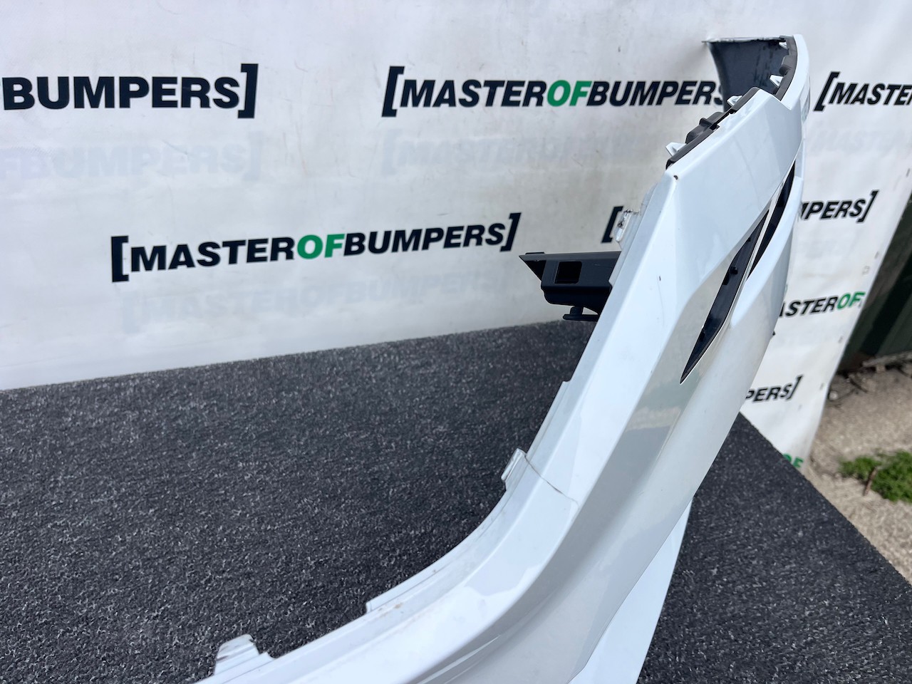 Skoda Karoq Se Active Mk1 Lift 2022-2024 Front Bumper Pdc Jets Genuine [s732]