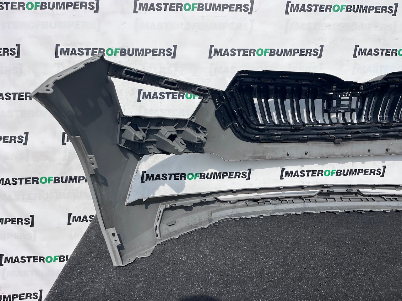 Skoda Kamiq Monte Carlo Se Hatchback 2019-2023 Front Bumper Pdc Genuine [s736]