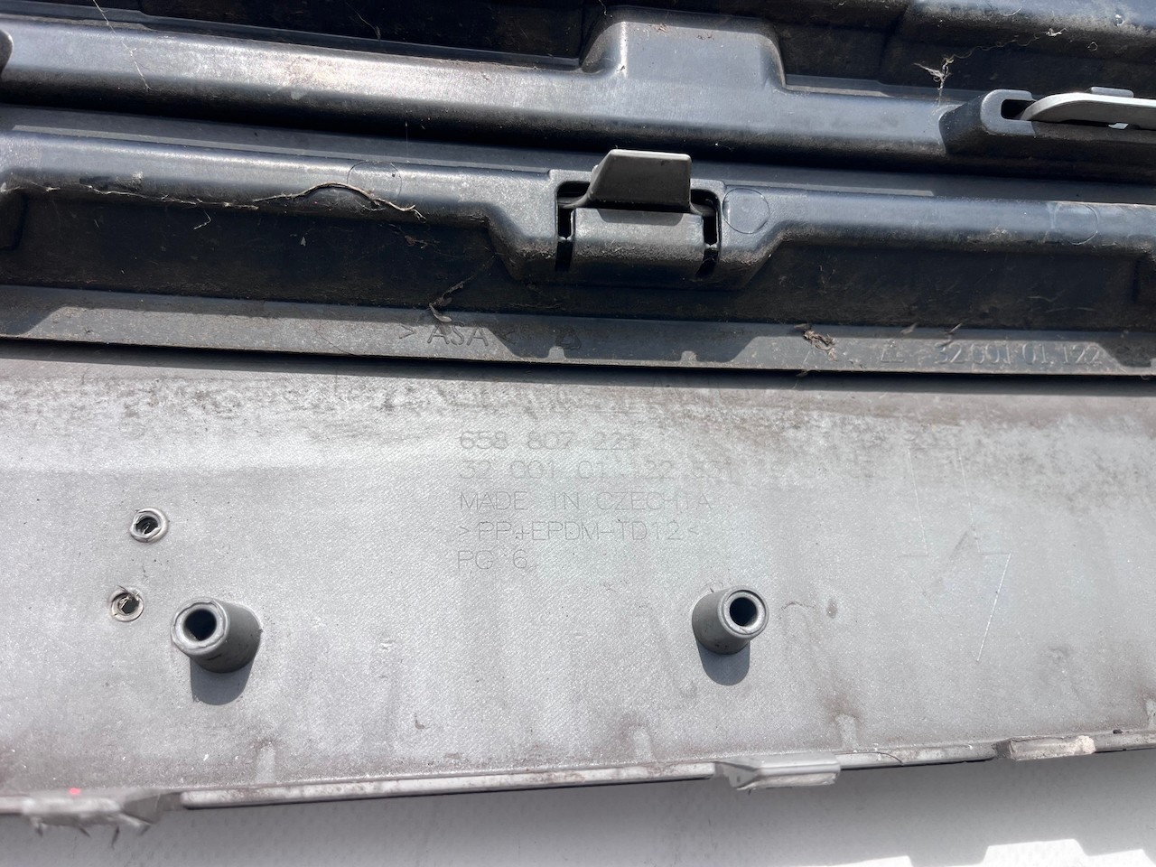 Skoda Kamiq Monte Carlo Se Hatchback 2019-2023 Front Bumper Pdc Genuine [s736]