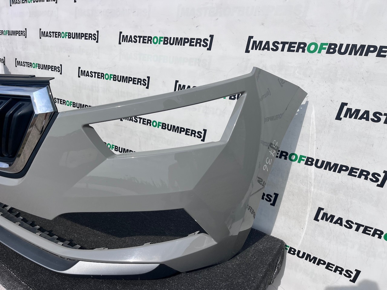 Skoda Kamiq Monte Carlo Se Hatchback 2019-2023 Front Bumper Pdc Genuine [s736]
