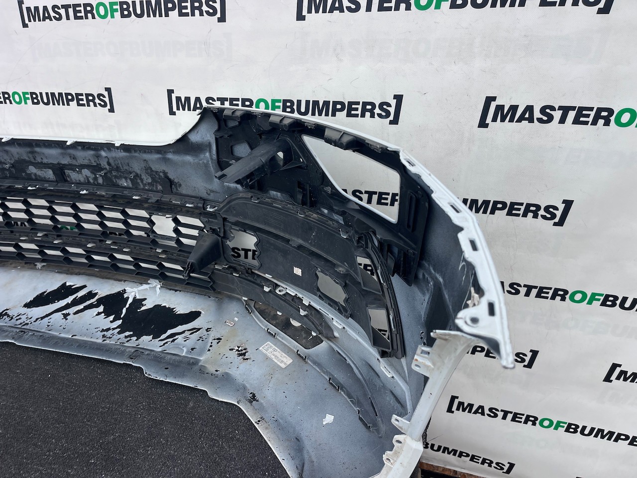 Skoda Karoq Sport Line 2017-2021 Front Bumper 4 Pdc + Jets Genuine [s745]