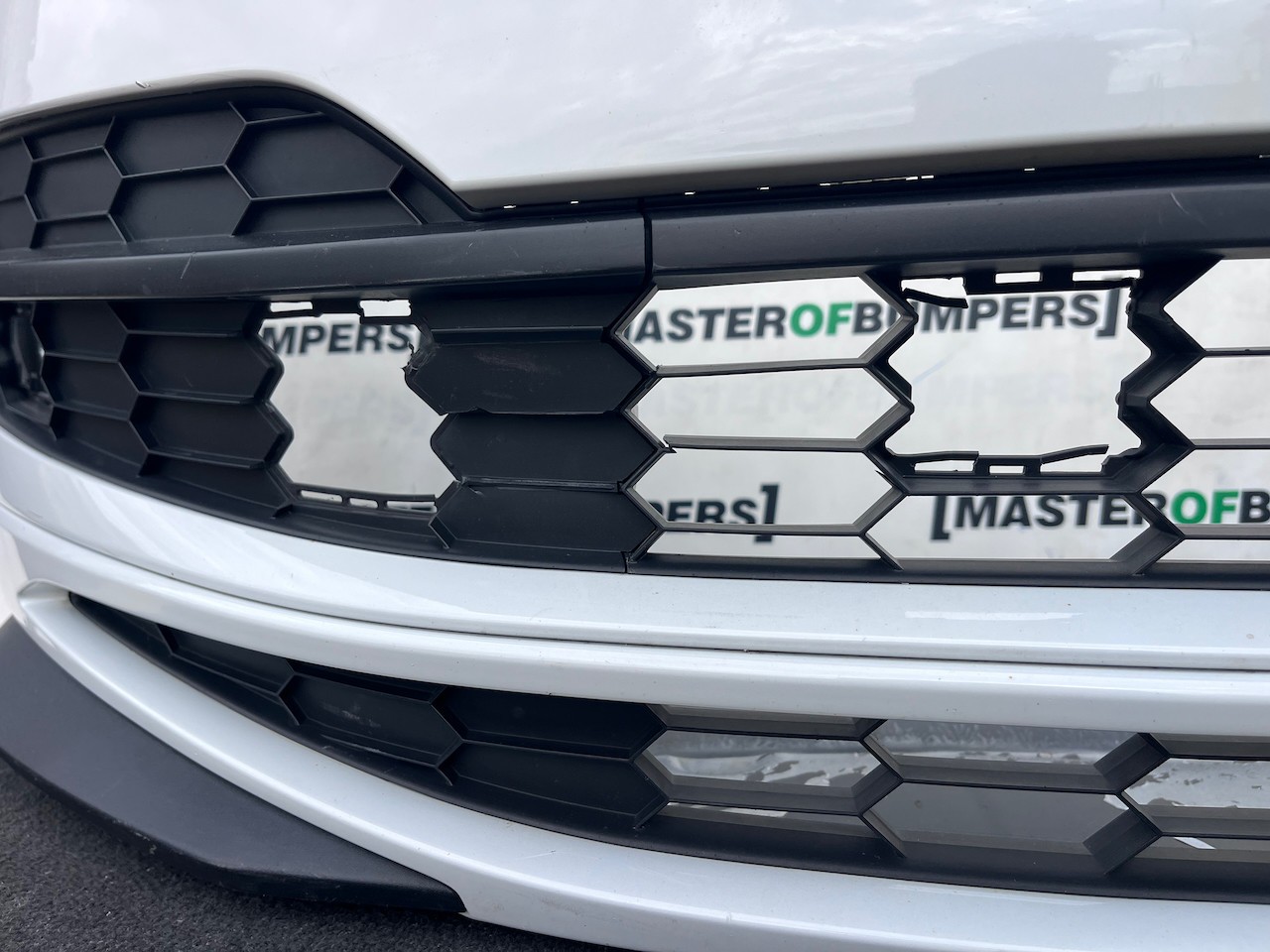 Skoda Karoq Sport Line 2017-2021 Front Bumper 4 Pdc + Jets Genuine [s745]