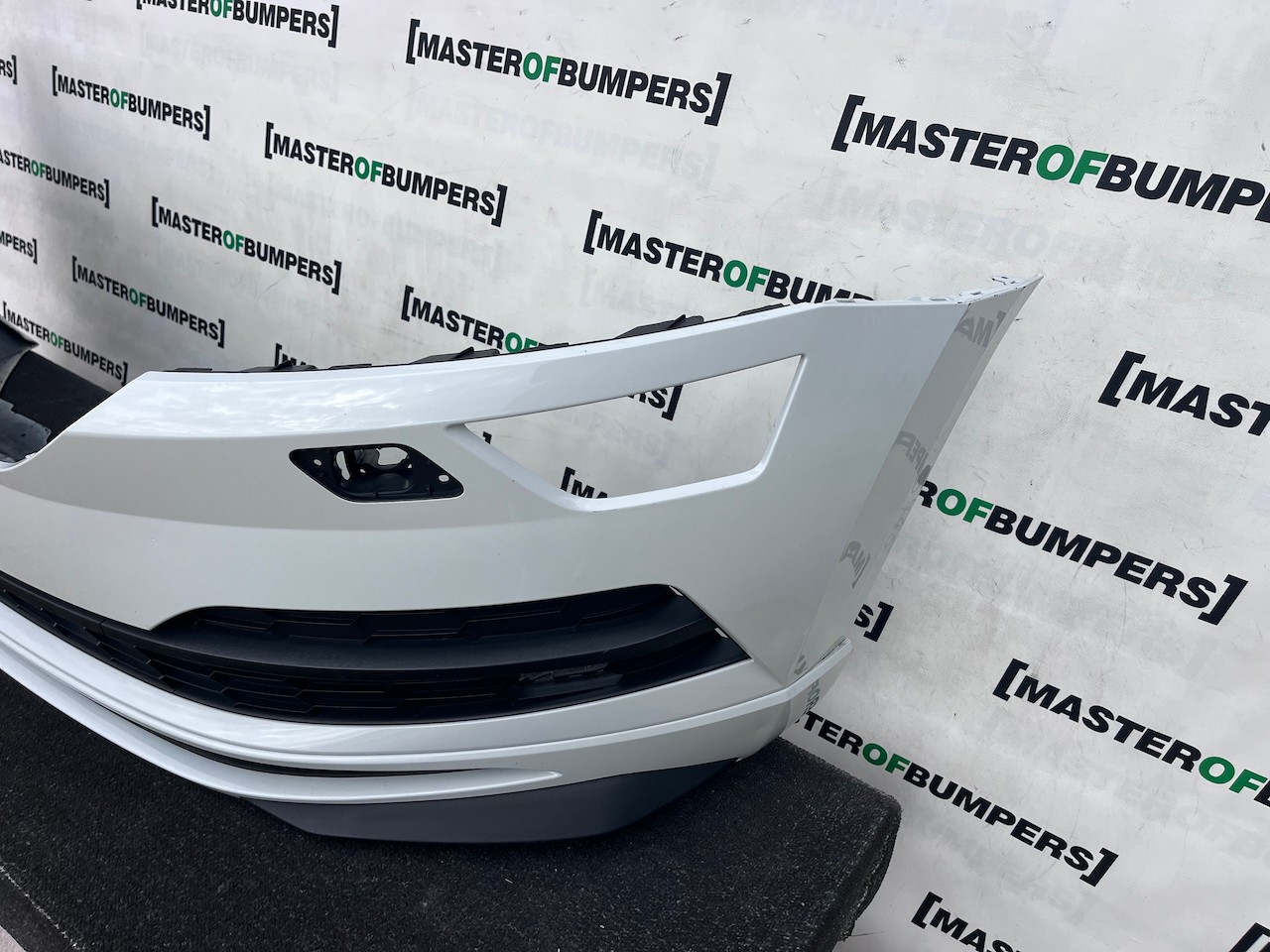 Skoda Karoq Sport Line 2017-2021 Front Bumper 4 Pdc + Jets Genuine [s745]