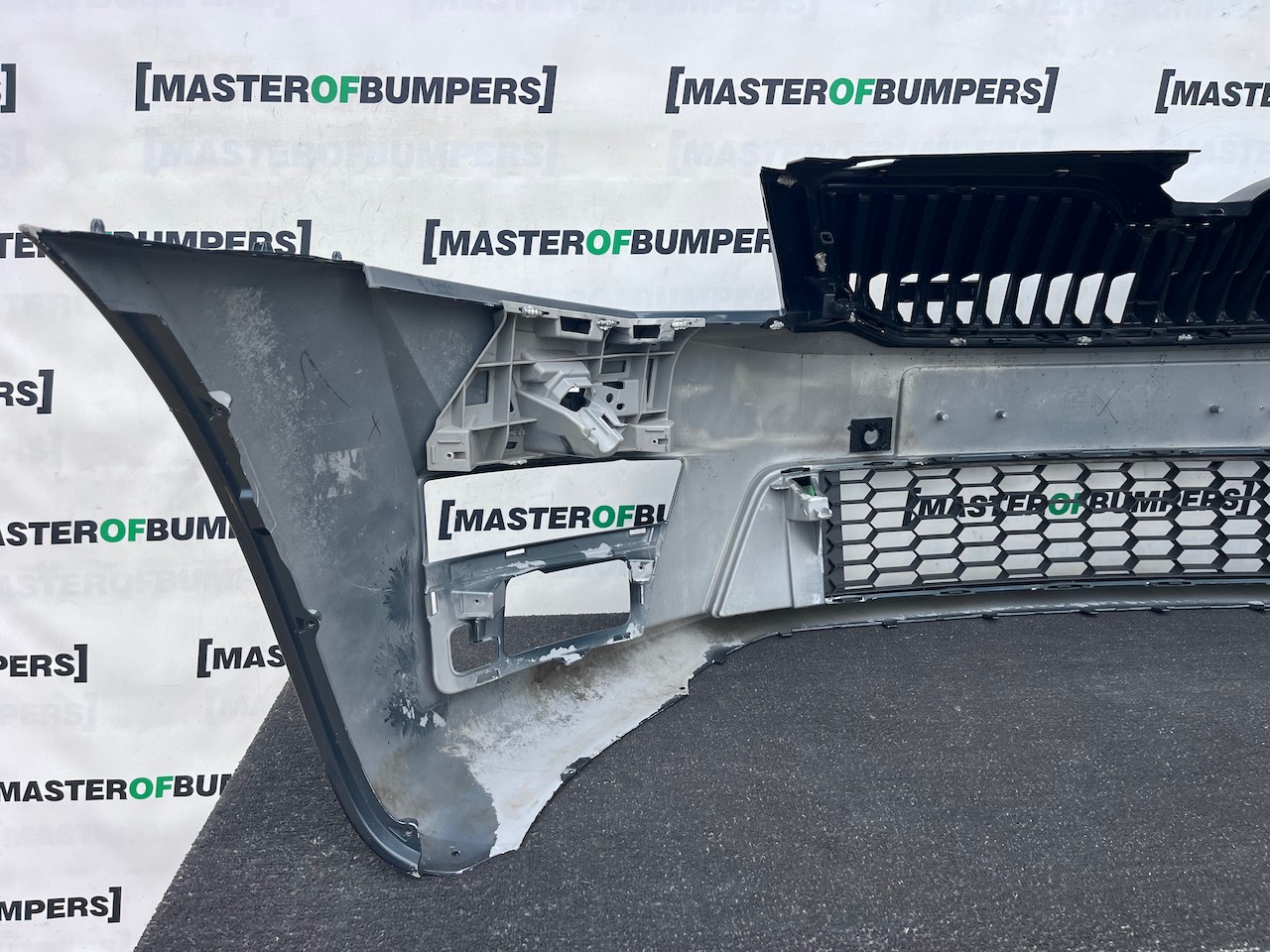 Skoda Octavia Vrs Mk3 2012-2016 Front Bumper 4 Pdc Jets Genuine [s748]