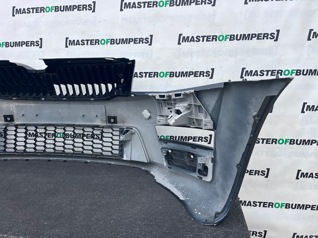 Skoda Octavia Vrs Mk3 2012-2016 Front Bumper 4 Pdc Jets Genuine [s748]