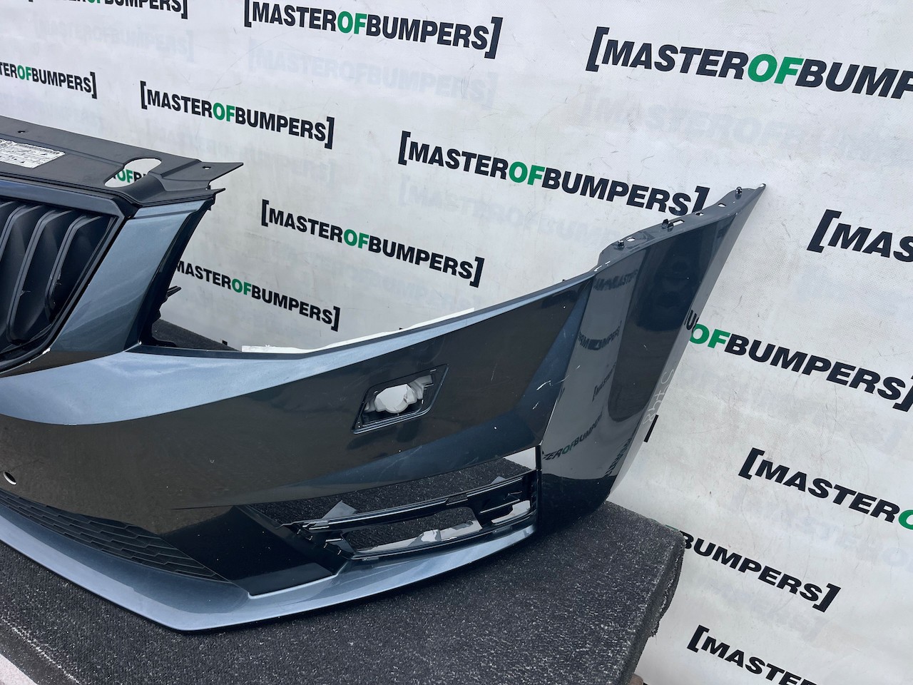 Skoda Octavia Vrs Mk3 2012-2016 Front Bumper 4 Pdc Jets Genuine [s748]