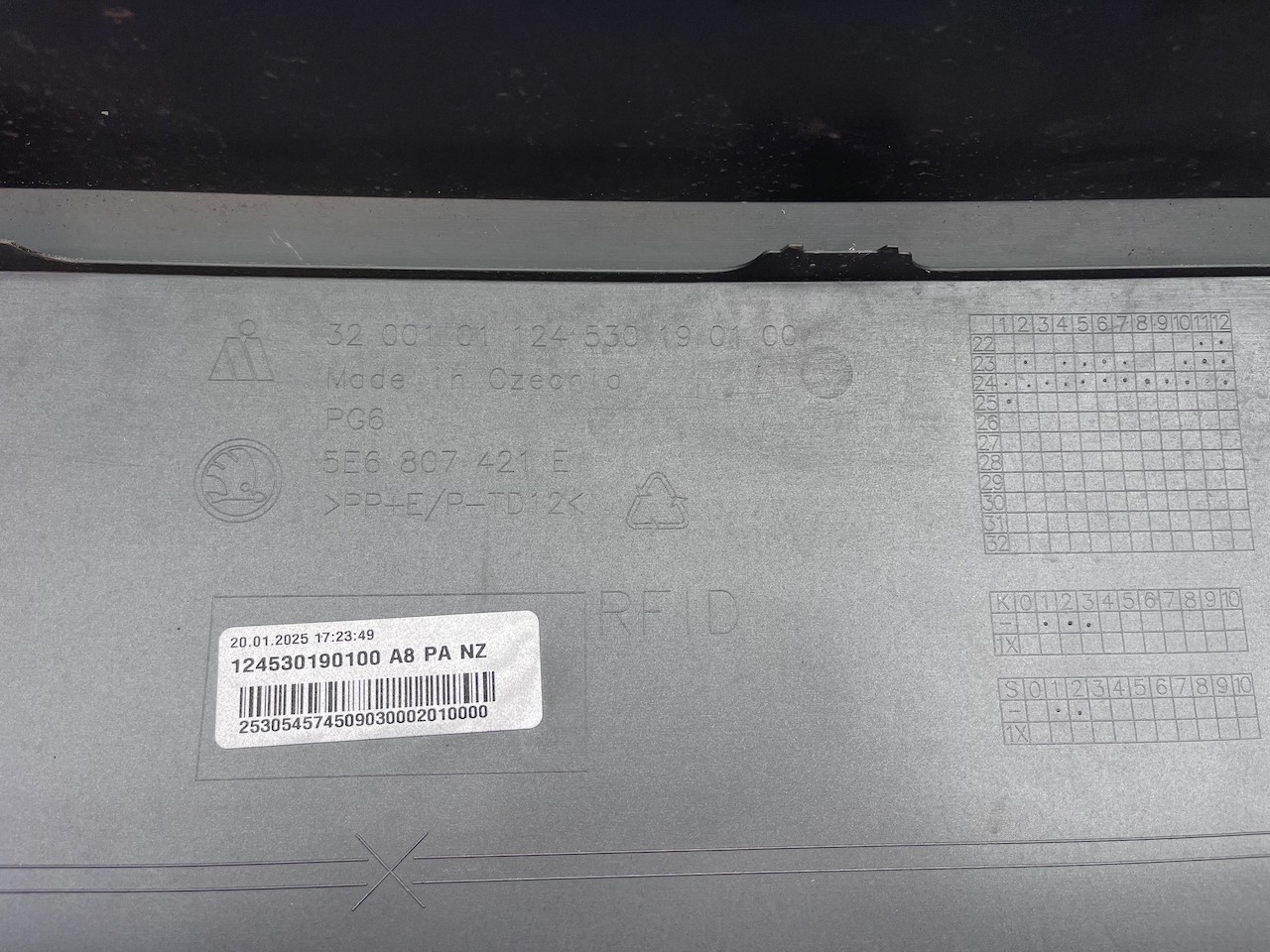 Skoda Octavia Se Saloon Only Mk4 2024-2027 Rear Bumper 4 Pdc Genuine [s754]