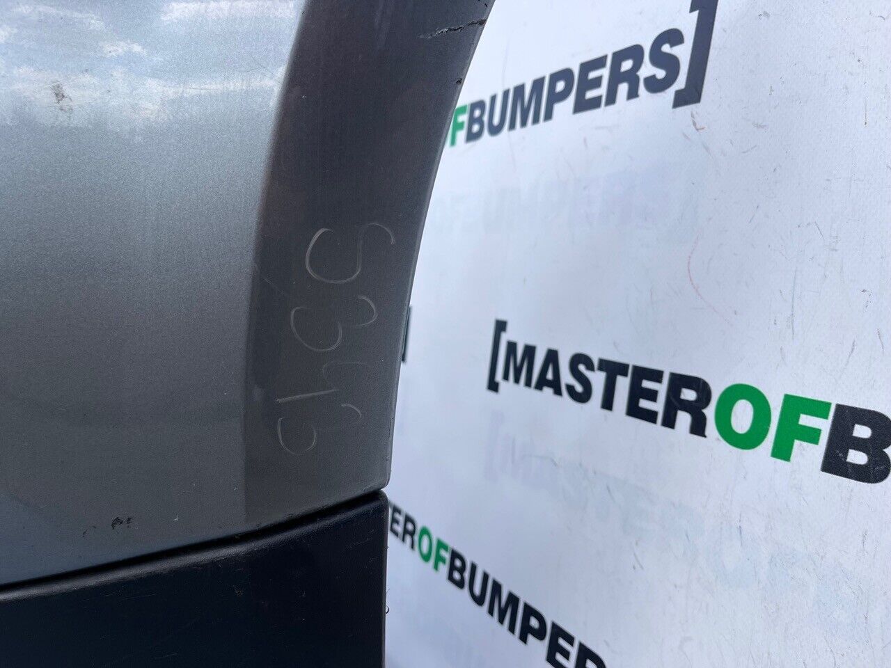 Skoda Yeti Mk1 2009-2014 Front Bumper No Pdc + Jets Genuine [s343]