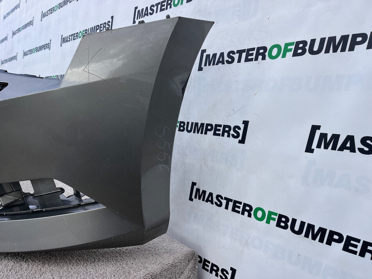 Skoda Superb Salon Estate Mk3 2015-2019 Front Bumper 4 Pdc +jets Genuine [s556]