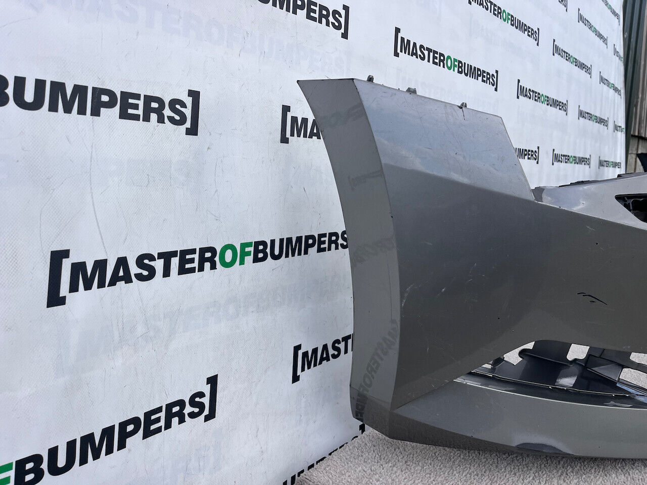 Skoda Superb Salon Estate Mk3 2015-2019 Front Bumper 4 Pdc +jets Genuine [s556]