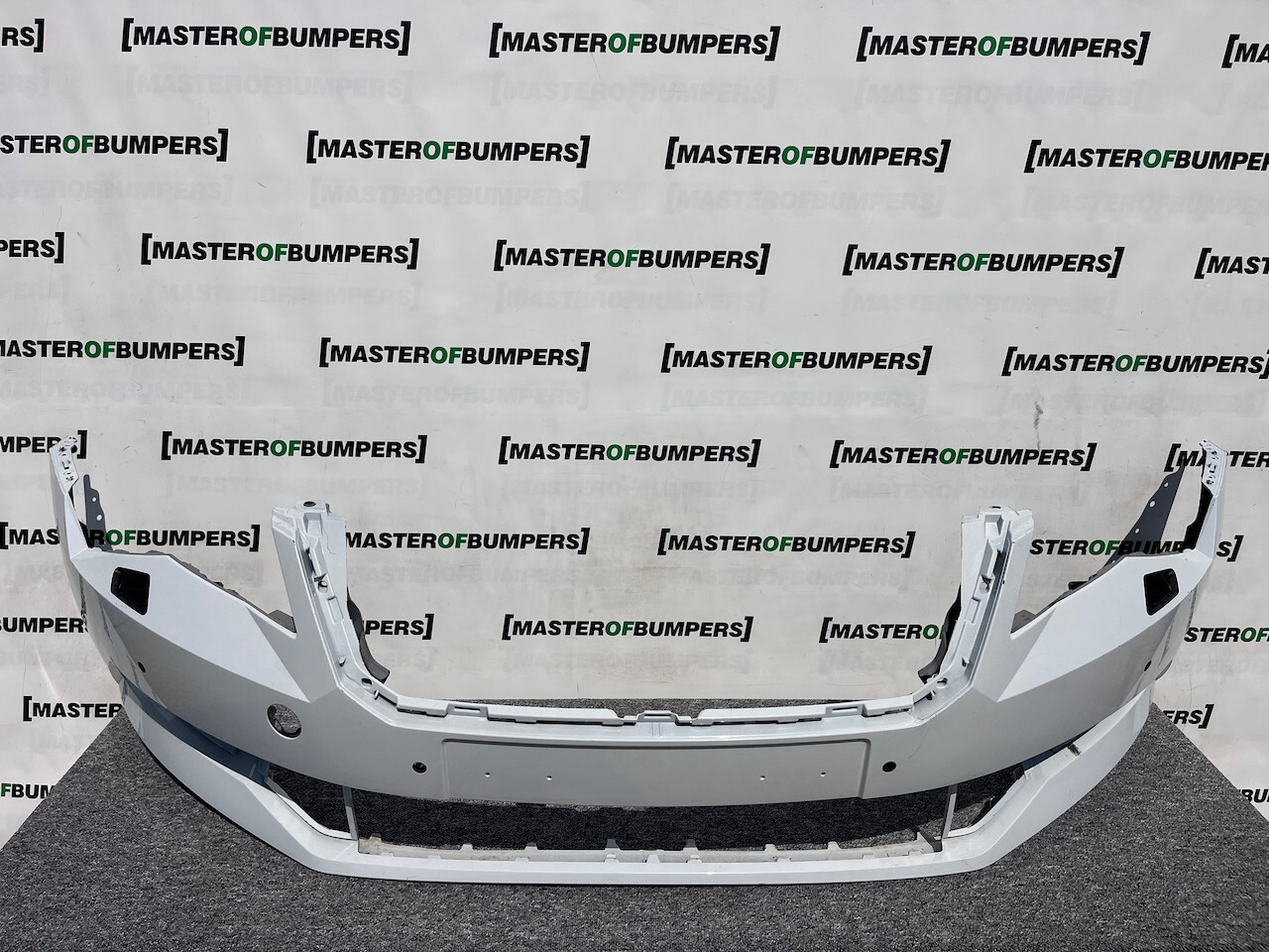 Skoda Superb Salon Estate Mk3 2015-2019 Front Bumper 4 Pdc +jets Genuine [s552]