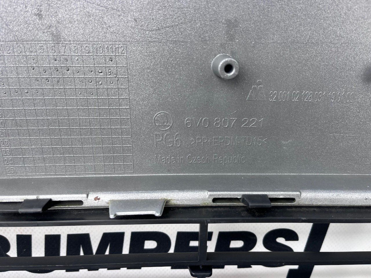 Skoda Fabia Hatchback Mk3 2014-2017 Front Bumper No Pdc Genuine [s626]