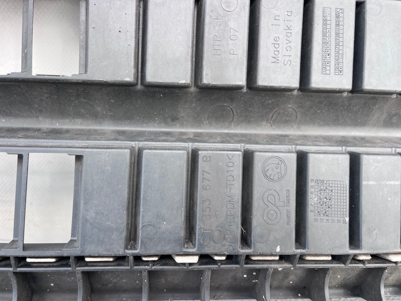 Skoda Citygo City Go Mk1 2011-2016 Front Bumper With Fog Lights Genuine [o604]