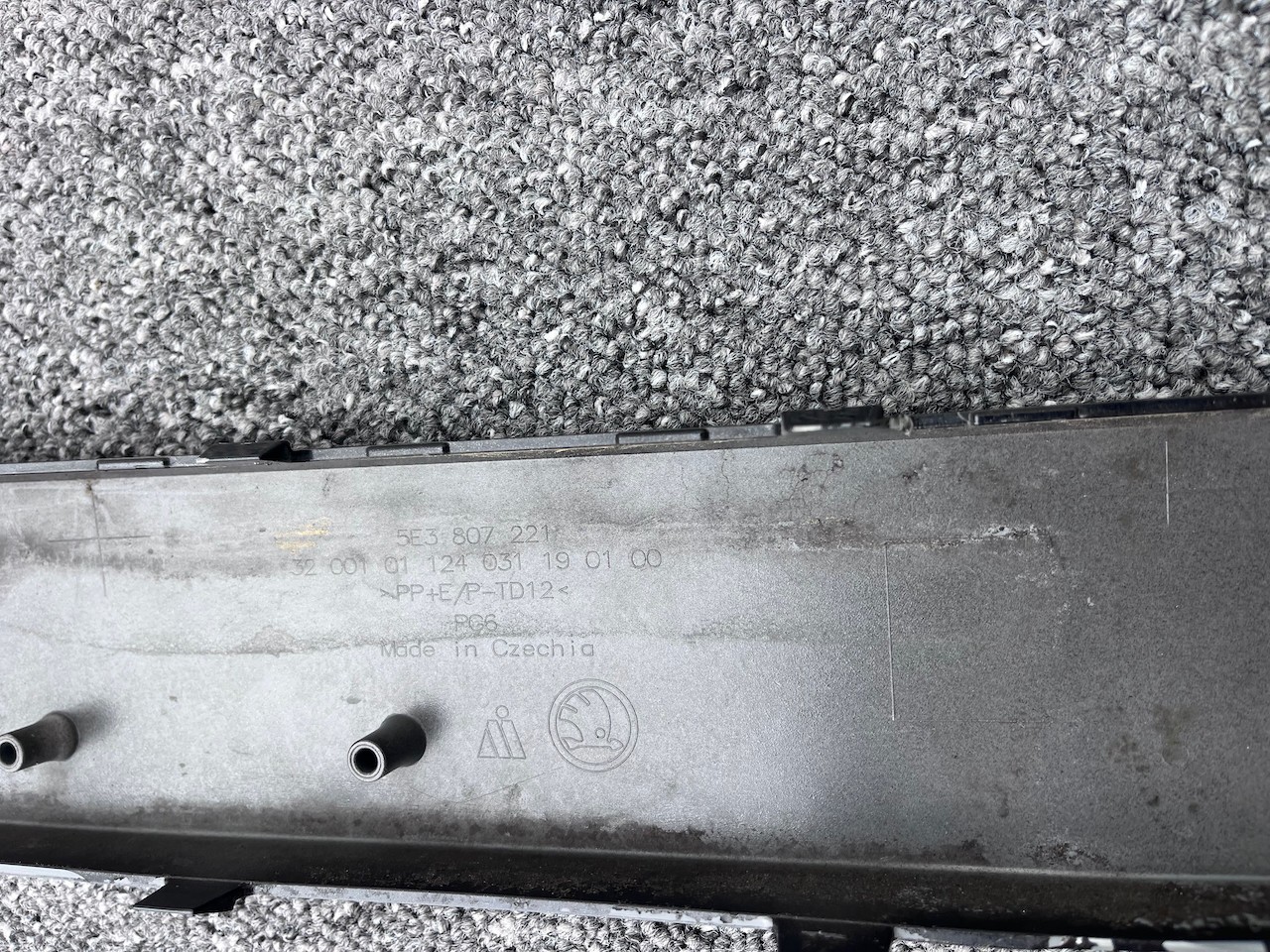 Skoda Octavia Clasic Mk4 2021-2024 Front Bumper 6 Pdc & Jets Genuine [s630]