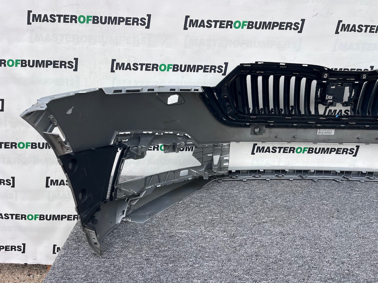 Skoda Octavia Scout Mk4 Estate 2021-2024 Front Bumper 6 Pdc Jets Genuine [s629]