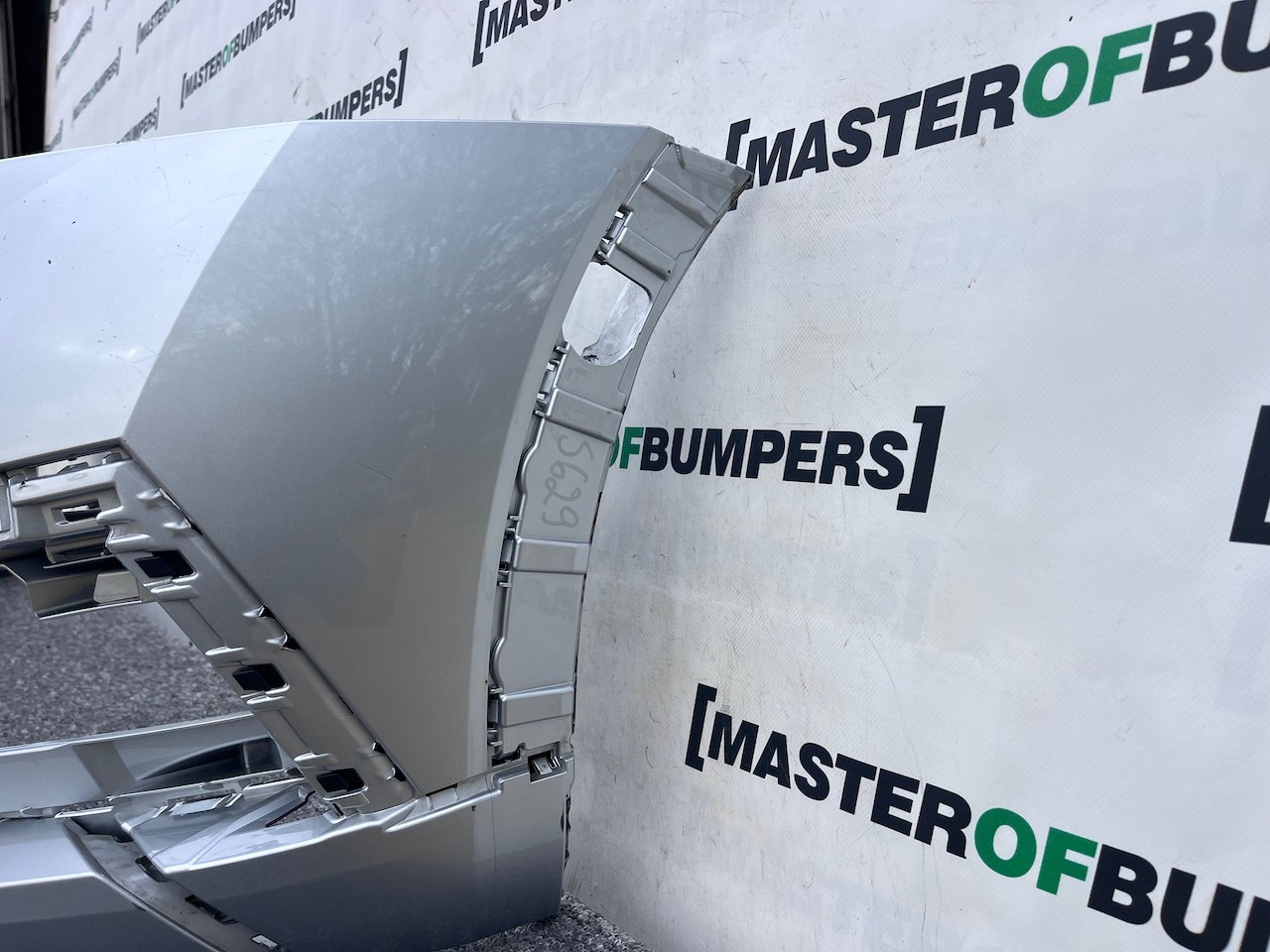 Skoda Octavia Scout Mk4 Estate 2021-2024 Front Bumper 6 Pdc Jets Genuine [s629]