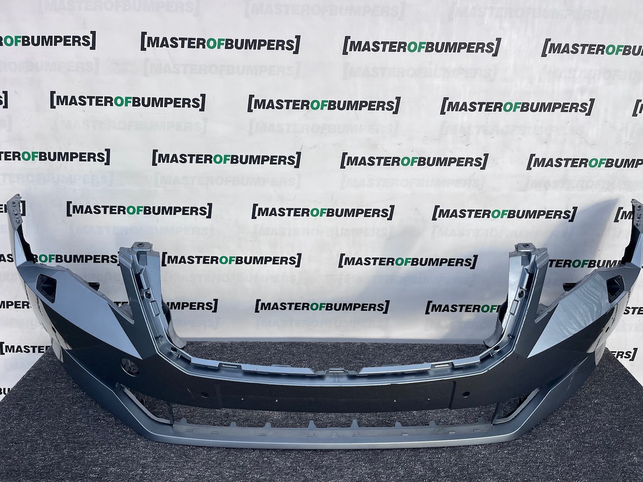 Skoda Superb Salon Estat Mk3 2015-2019 Front Bumper 4 Pdc + Jets Genuine [s686]