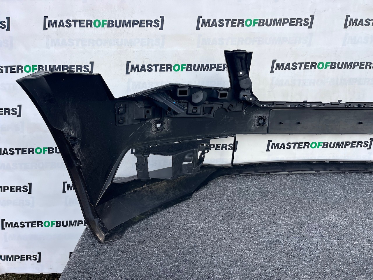 Skoda Superb Salon Estat Mk3 2015-2019 Front Bumper 6 Pdc + Jets Genuine [s685]
