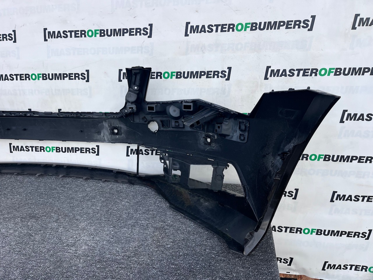 Skoda Superb Salon Estat Mk3 2015-2019 Front Bumper 6 Pdc + Jets Genuine [s685]
