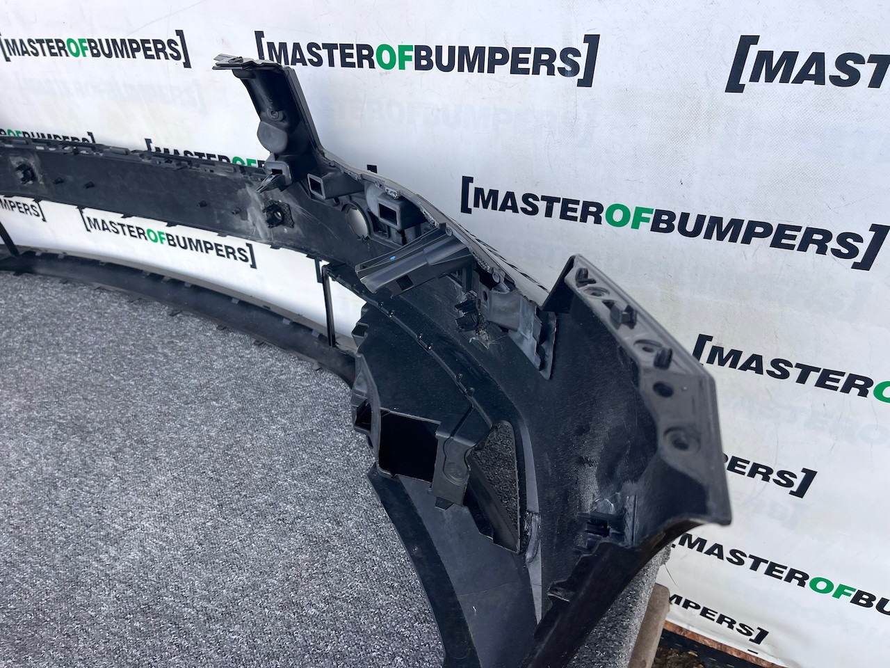 Skoda Superb Salon Estat Mk3 2015-2019 Front Bumper 6 Pdc + Jets Genuine [s685]