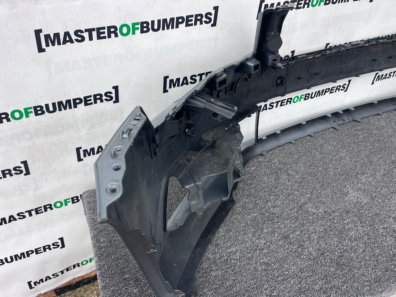 Skoda Superb Salon Estate Mk3 2015-2019 Front Bumper 4 Pdc +jets Genuine [s683]