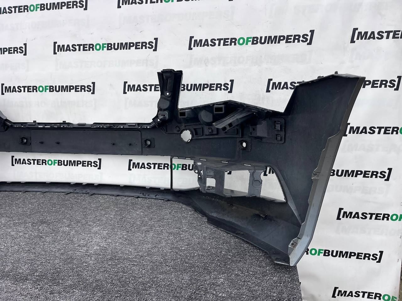 Skoda Superb Salon Estate Mk3 2015-2019 Front Bumper 4 Pdc +jets Genuine [s683]