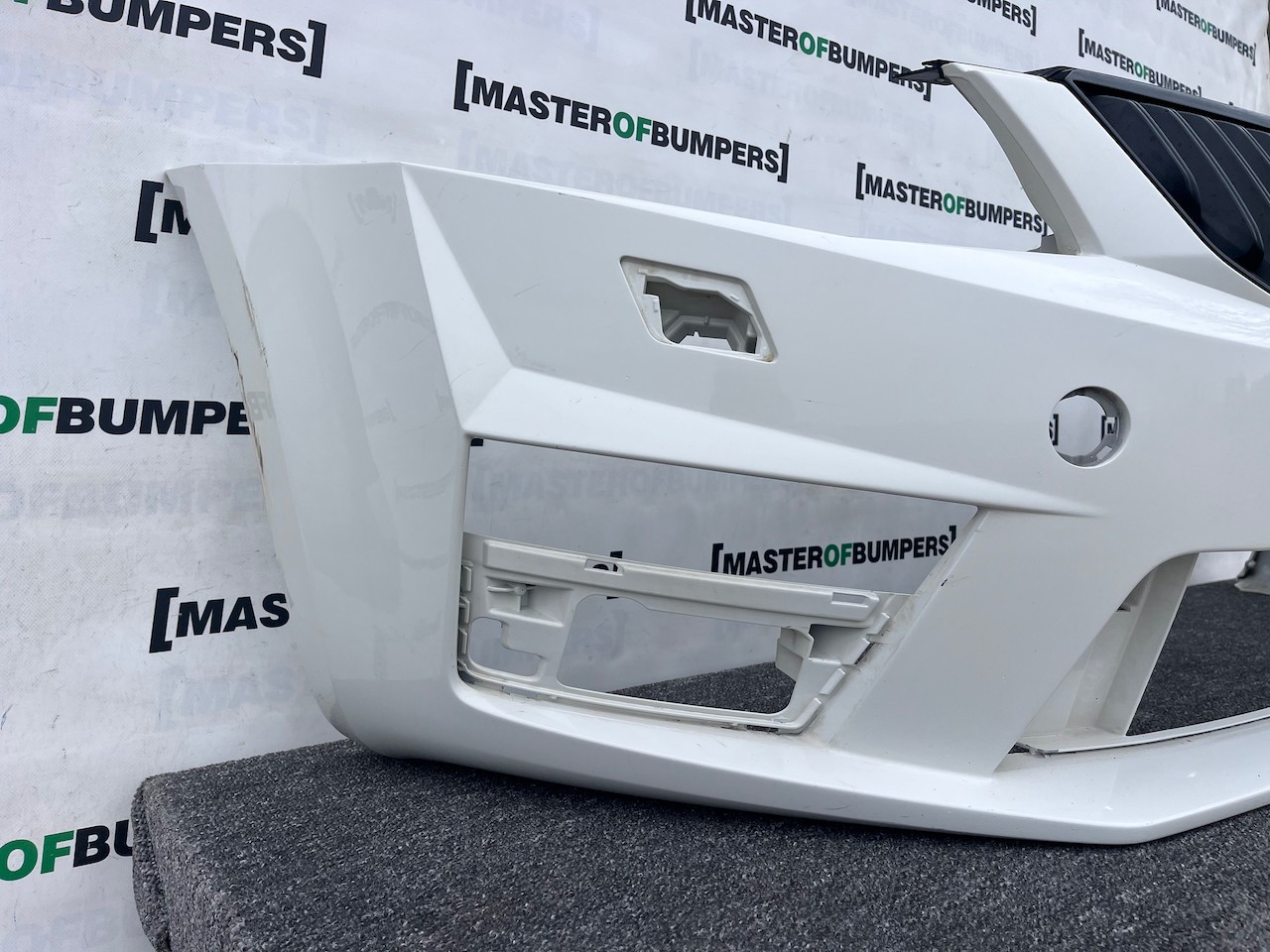 Skoda Octavia Vrs Mk3 2012-2016 Front Bumper 4 Pdc + Jets Genuine [s694]