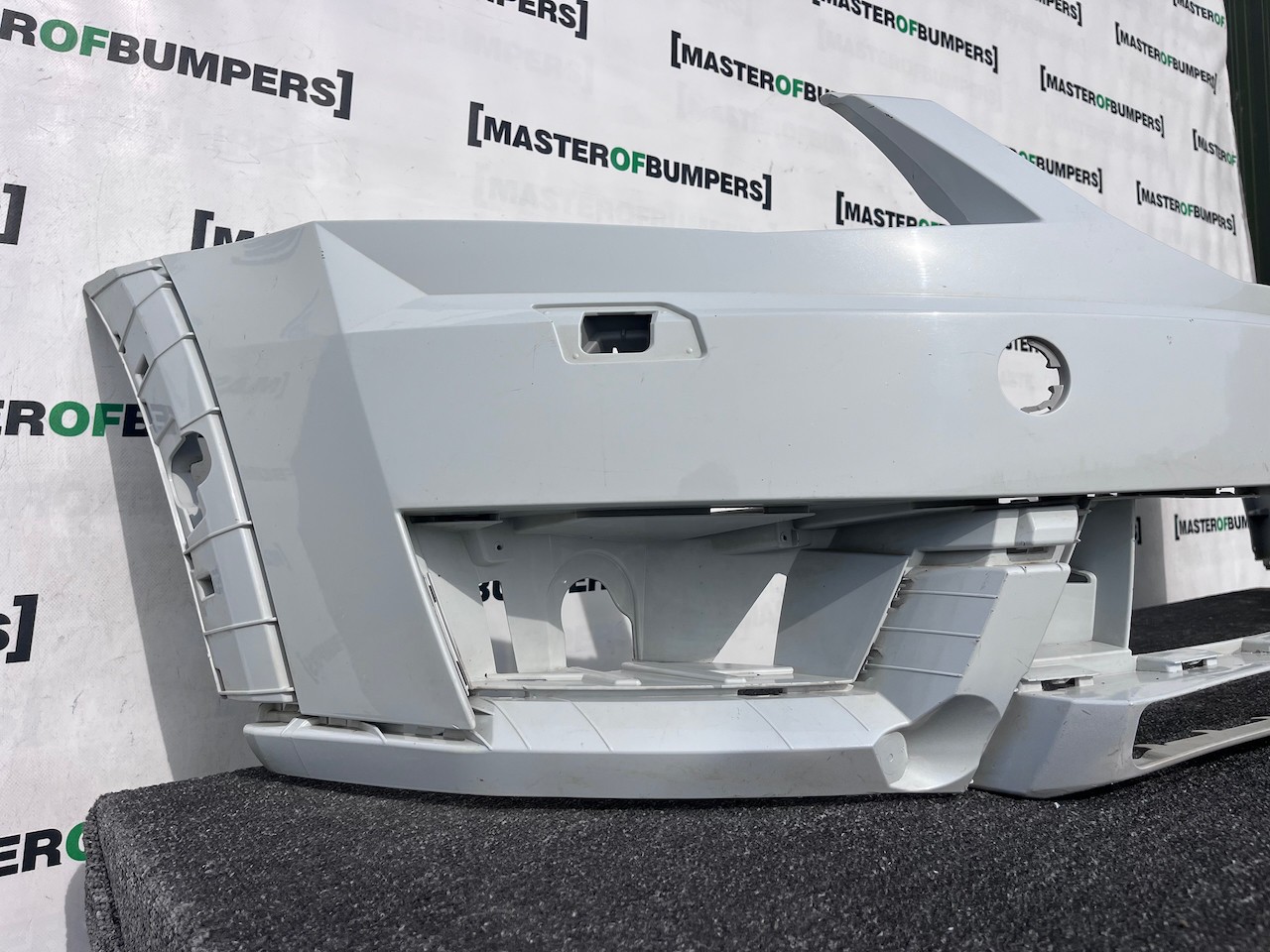 Skoda Octavia Scout Estat Mk3 2012-2016 Front Bumper No Pdc +jets Genuine [s715]