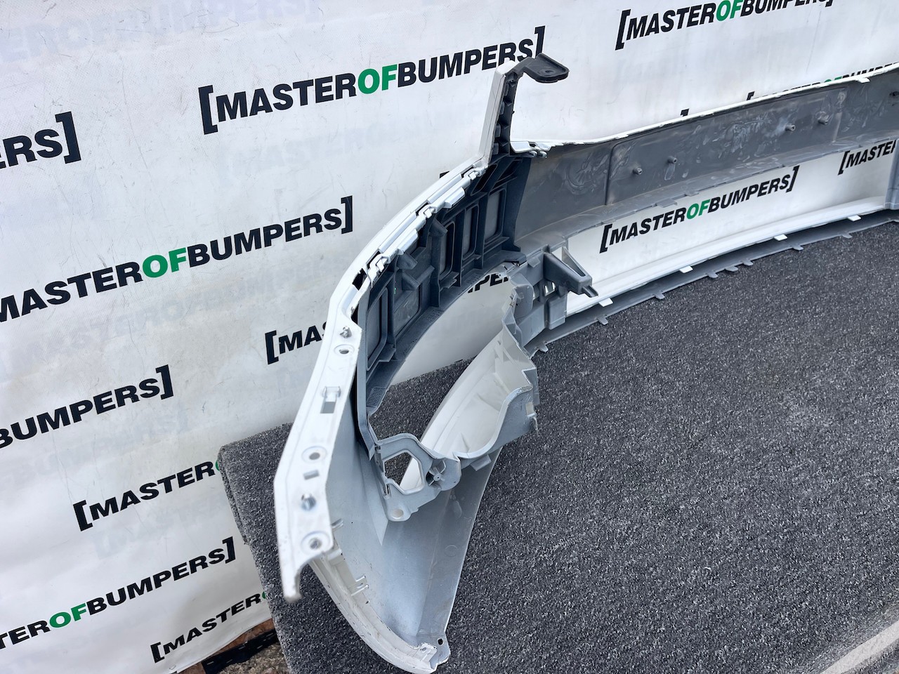 Skoda Octavia Mk3 Facelift 2016-2019 Front Bumper No Pdc No Jets Genuine [s712]