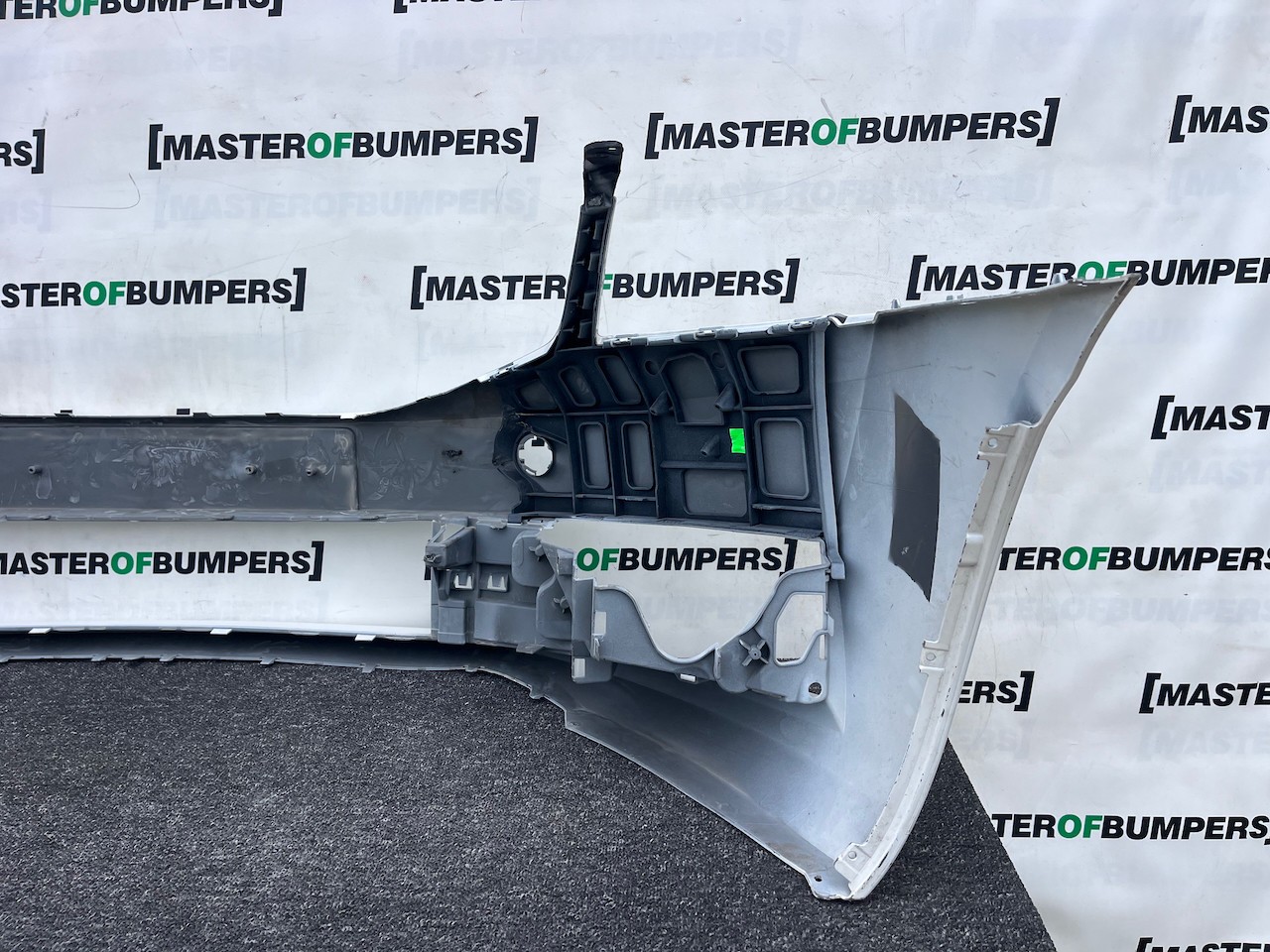 Skoda Octavia Mk3 Facelift 2016-2019 Front Bumper No Pdc No Jets Genuine [s712]