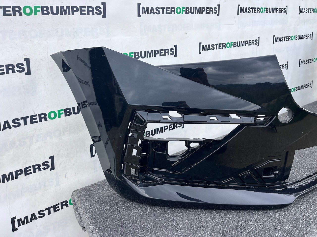 Skoda Scala Se Technology Hatchback 2024-2027 Front Bumper Genuine [s704]
