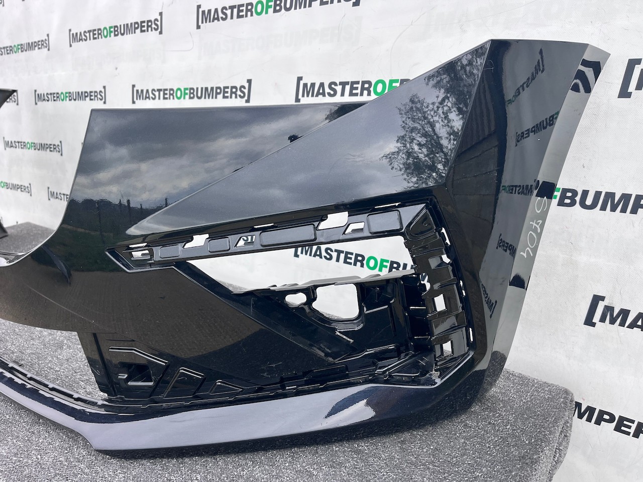 Skoda Scala Se Technology Hatchback 2024-2027 Front Bumper Genuine [s704]