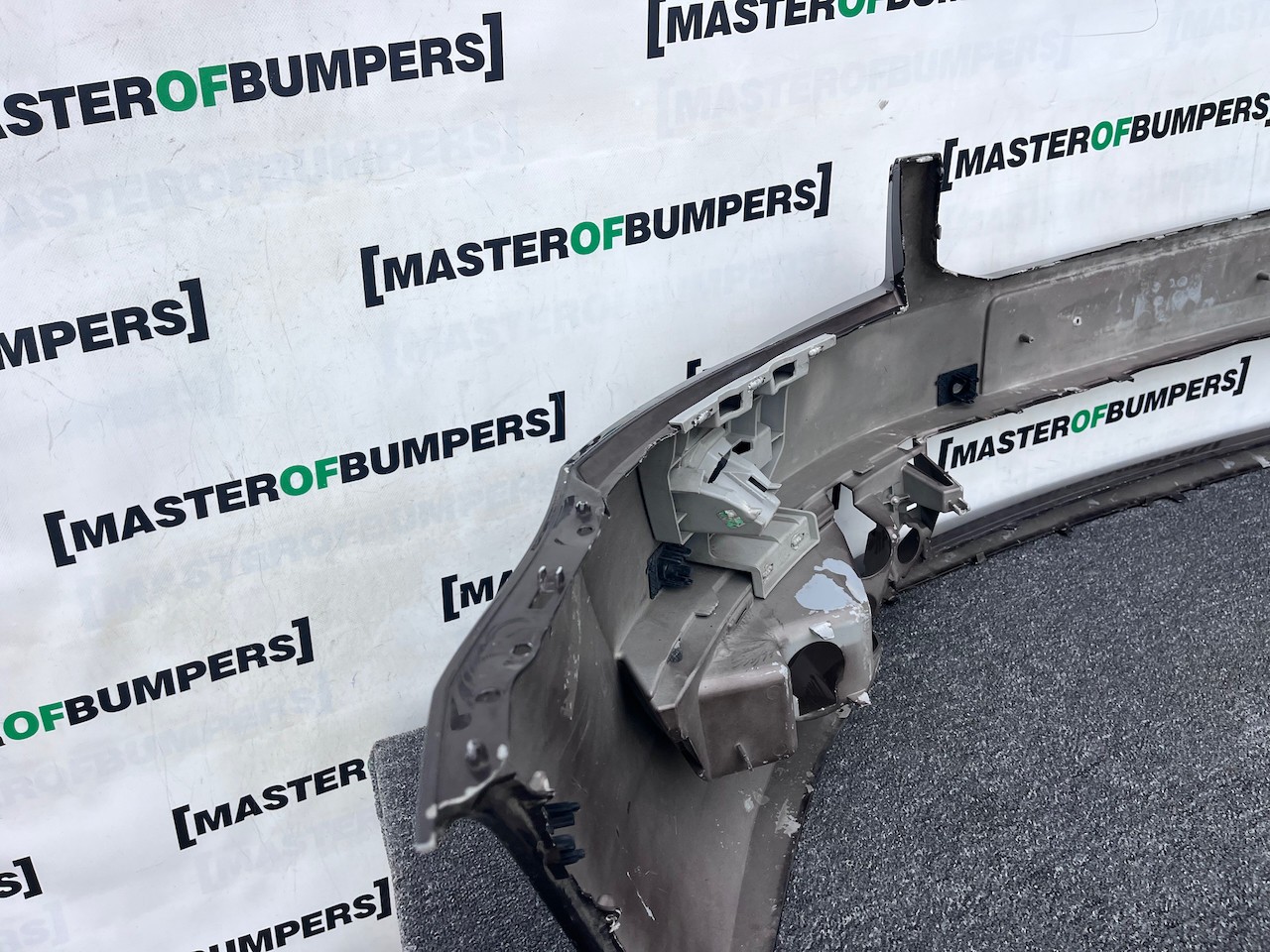 Skoda Octavia Elegance Mk3 2012-2016 Front Bumper 6 Pdc + Jets Genuine [s708]