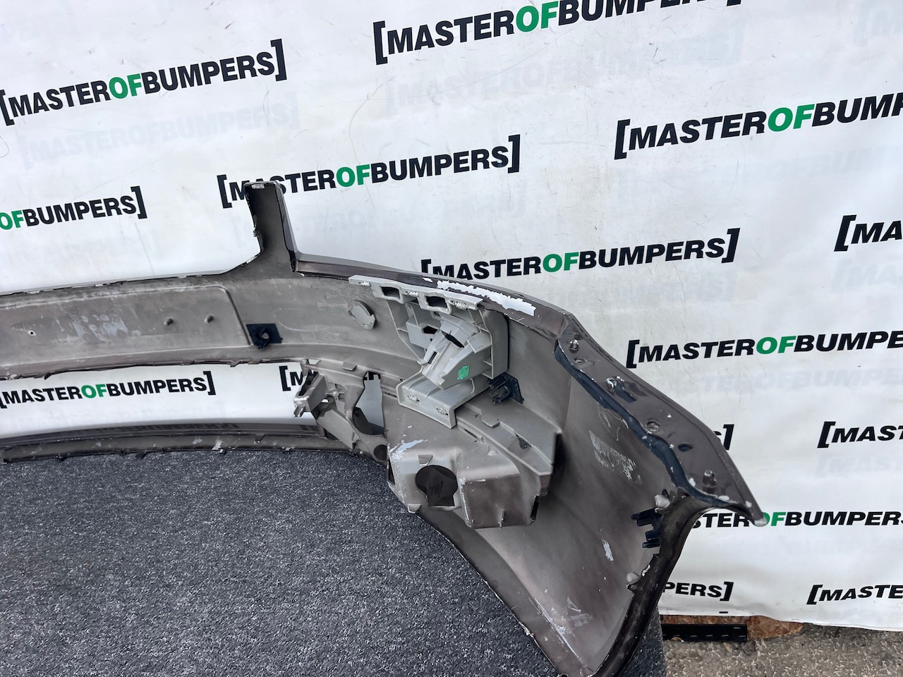 Skoda Octavia Elegance Mk3 2012-2016 Front Bumper 6 Pdc + Jets Genuine [s708]