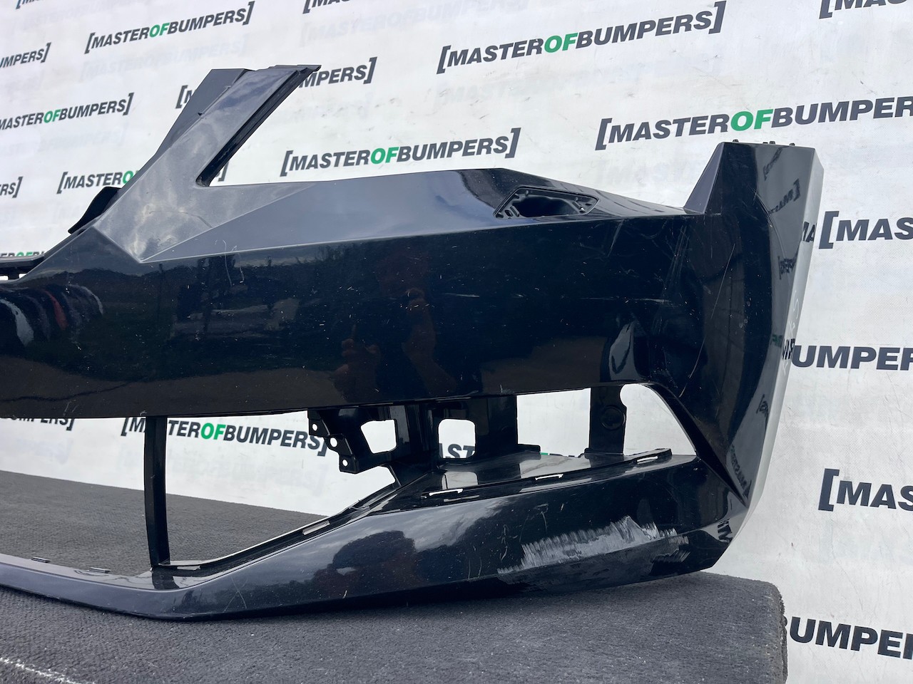 Skoda Superb Salon Estat Mk3 2015-2019 Front Bumper No Pdc + Jets Genuine [s747]