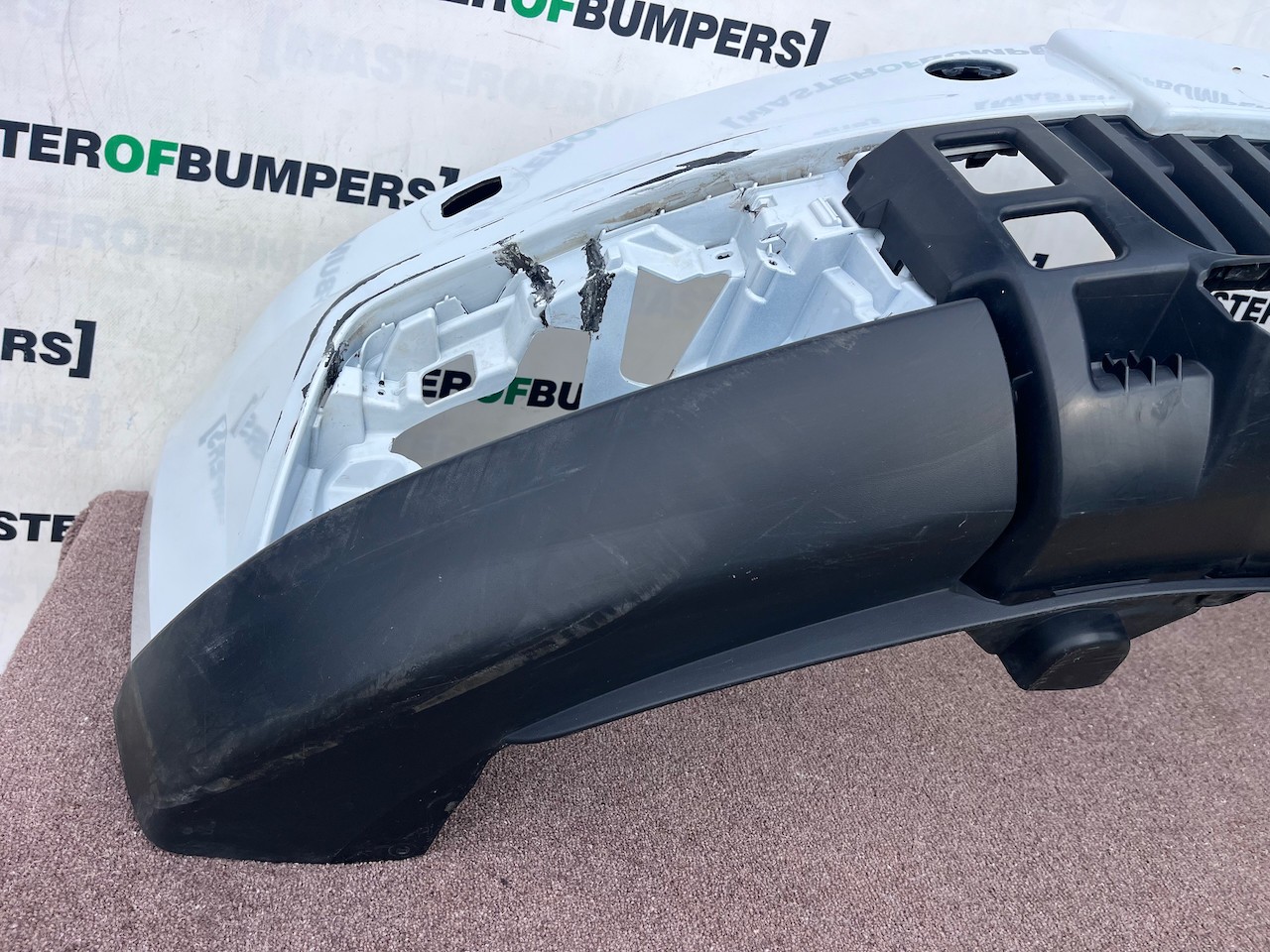 Skoda Yeti Outdoor Mk1 Lift 2014-2018 Front Bumper No Pdc Jets Genuine [s749]