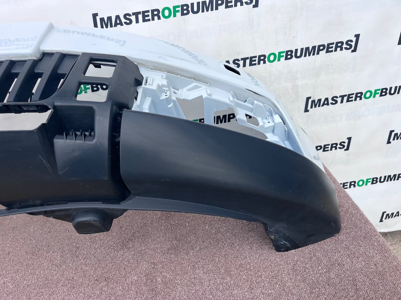 Skoda Yeti Outdoor Mk1 Lift 2014-2018 Front Bumper No Pdc Jets Genuine [s749]